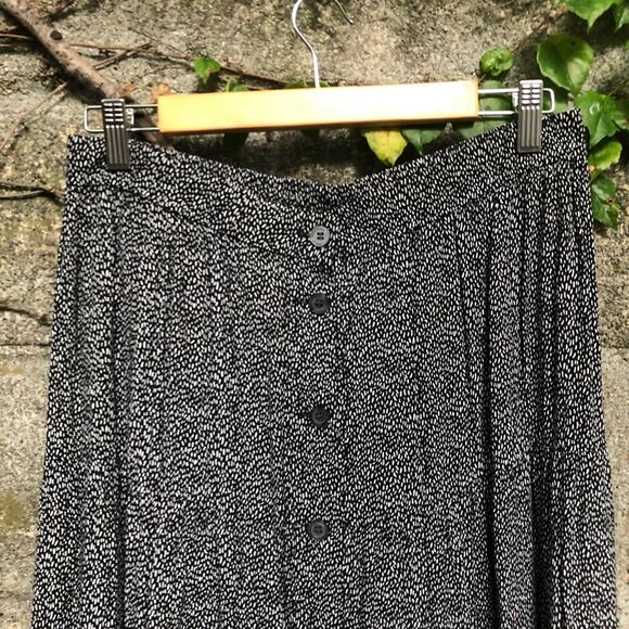 Talbots Button Front Tiered Midi Skirt Dot Pattern Black White Medium NWT - Picture 4 of 6